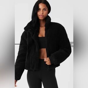 Beautiful Alo Black Sherpa Coat in a size medium. Brand New